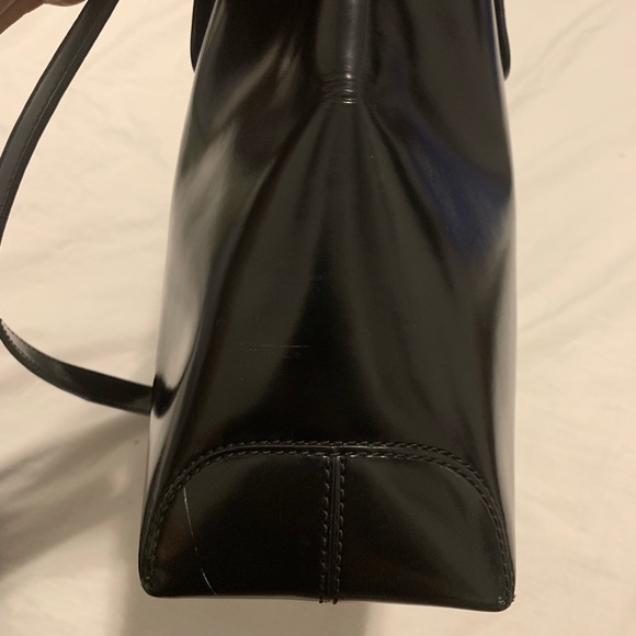 Tod’s Shoulder Bag ,Black Patent Leather Satchel. - Picture 7 of 8